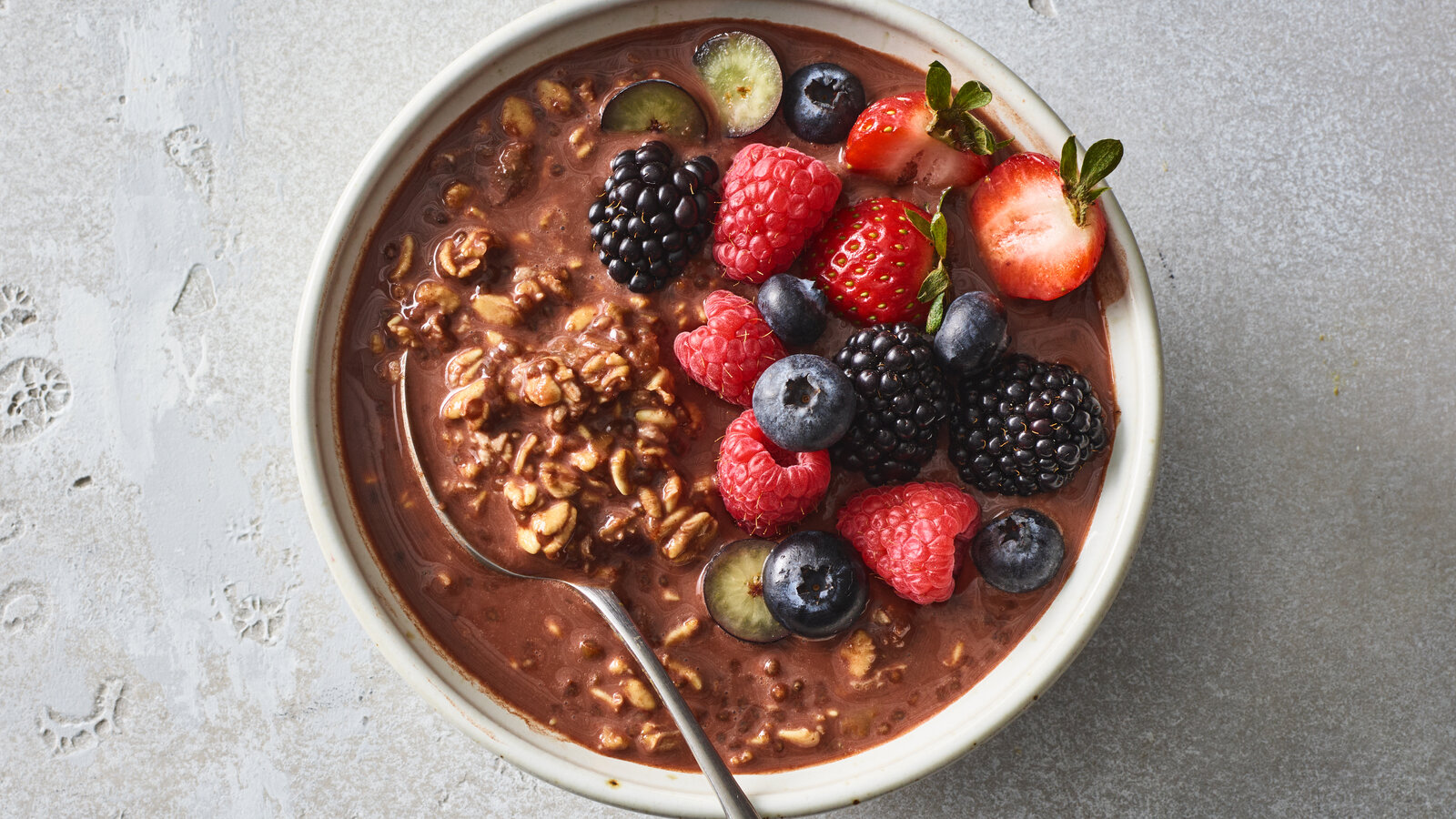 Overnight Oats Recipe with Peanut Butter and Chocolate Protein